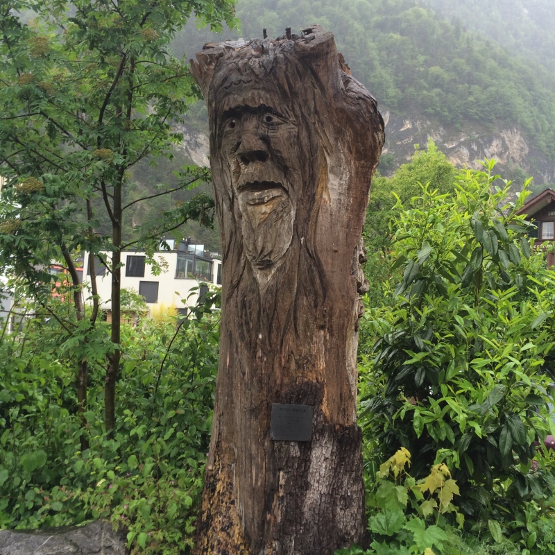 Carved tree
Keywords: Switzerland Interlaken iPhone Carving